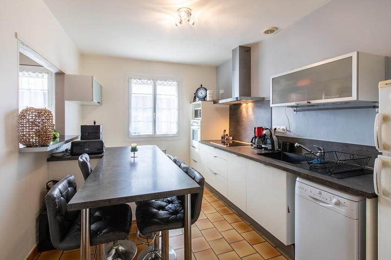 Immeuble - 96 m² - 12 pièces