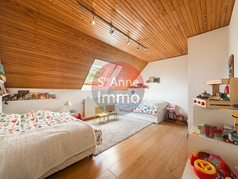 Maison - 195 m² - 11 pièces