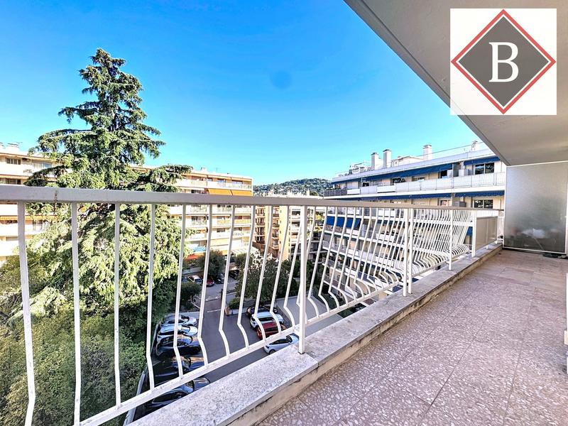 Appartement - 97 m² - 4 pièces