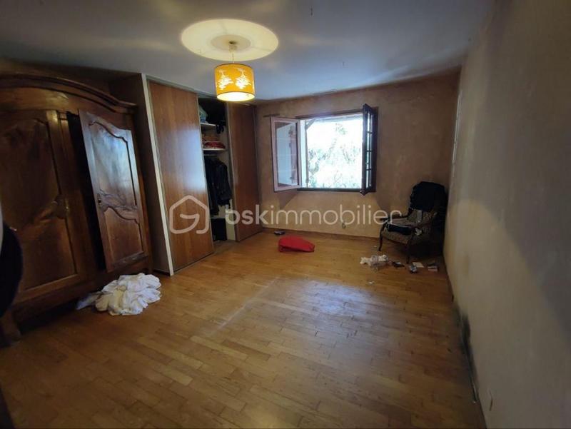 Maison - 227 m² - 6 pièces