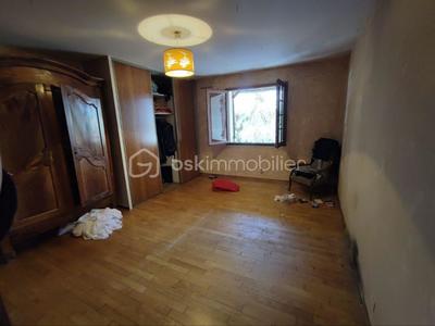 Maison - 227 m² - 6 pièces