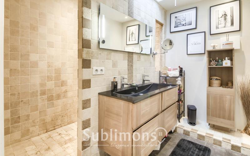 Maison traditionnelle - 246 m² - 8 pièces