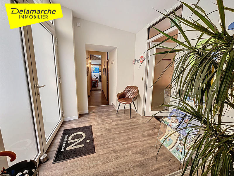 Local commercial - 289 m² - 10 pièces