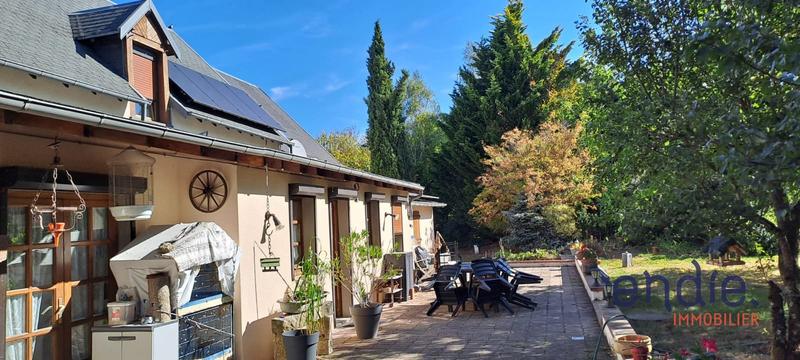 Maison - 230 m² - 10 pièces