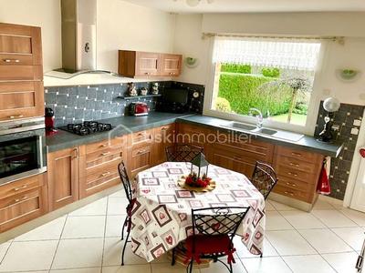 Maison - 230 m² - 7 pièces