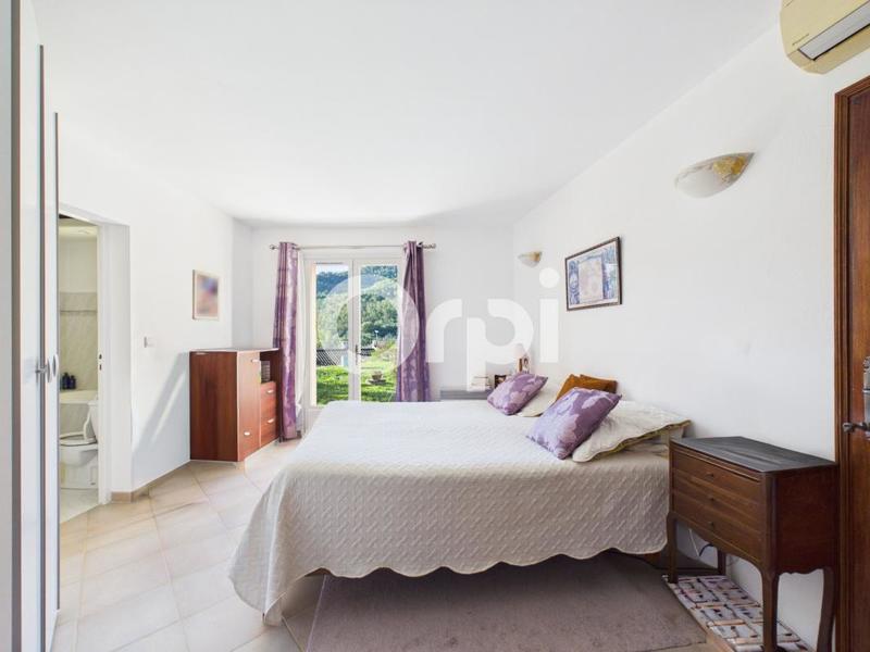 Villa - 148 m² - 5 pièces