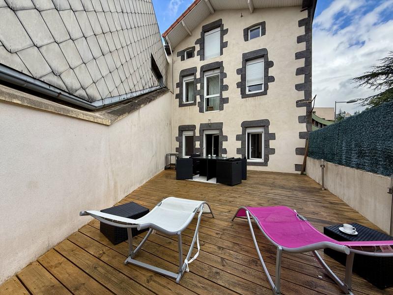 Maison - 195 m² - 10 pièces