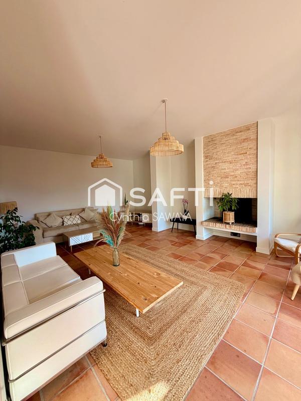 Maison - 241 m² - 7 pièces