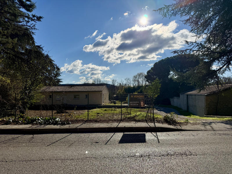 Terrain - 1 200 m²