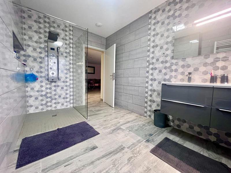 Maison - 301 m² - 9 pièces