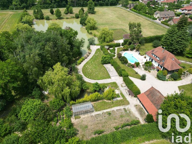 Maison - 216 m² - 8 pièces