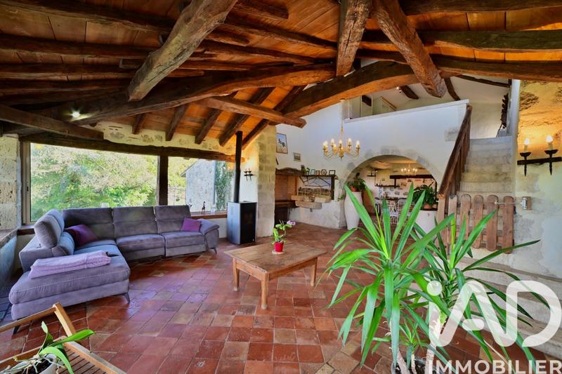 Maison - 706 m² - 16 pièces