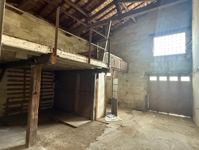 Maison - 250 m² - 6 pièces