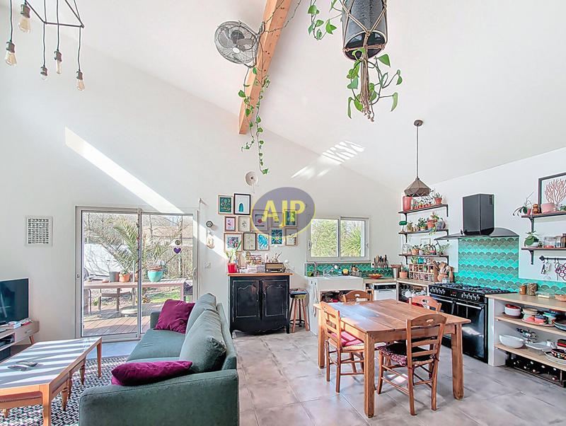 Maison - 99 m² - 5 pièces