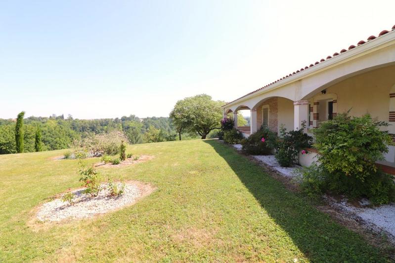 Propriété - 293 m² - 10 pièces