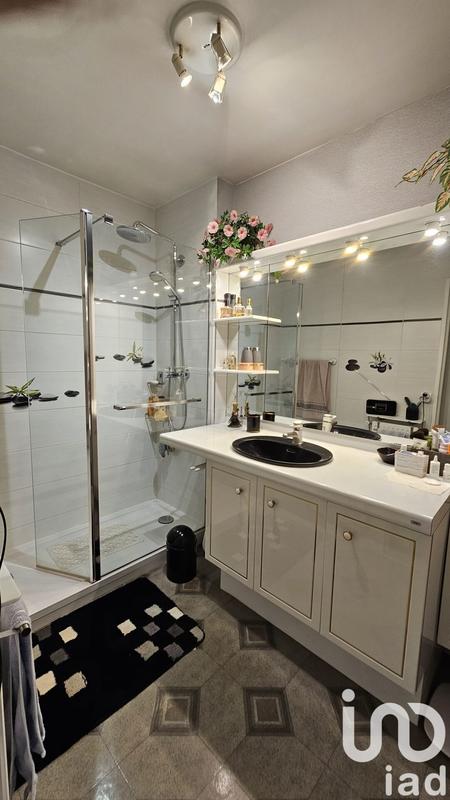 Appartement - 80 m² - 4 pièces