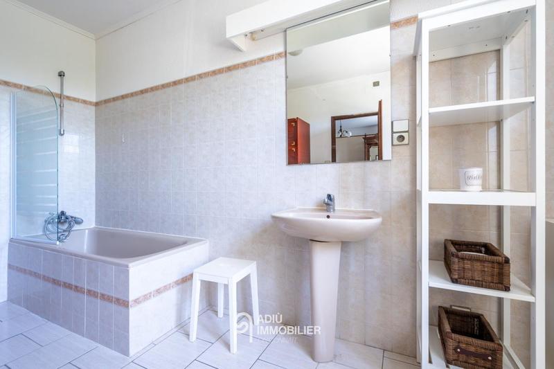 Mas - 635 m² - 20 pièces