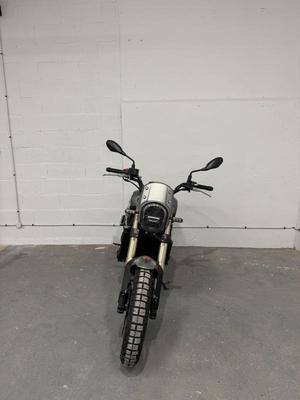 Benelli Leoncino 800 Trail