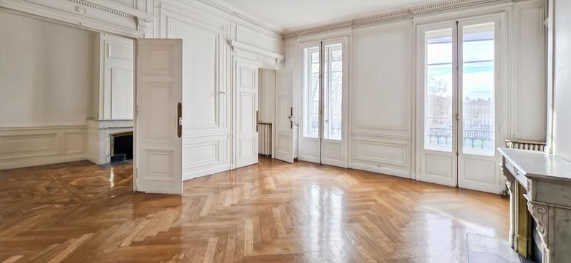 Appartement - 184 m² - 6 pièces