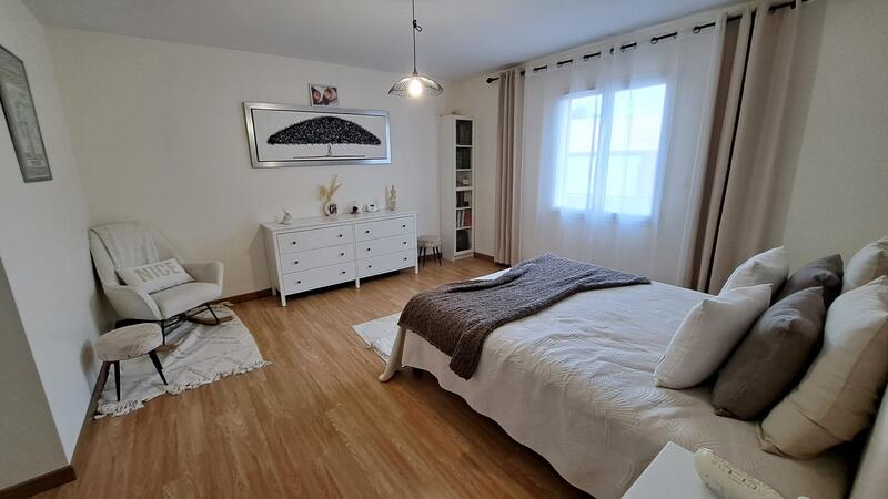 Maison - 182 m² - 8 pièces