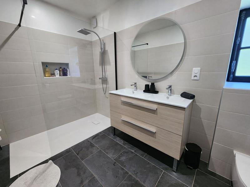 Maison - 255 m² - 7 pièces