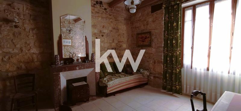 Maison - 216 m² - 8 pièces