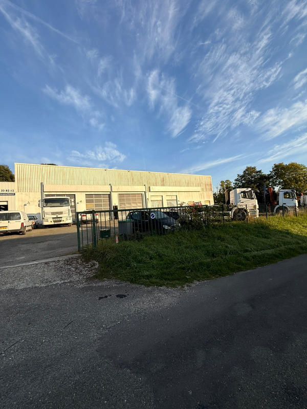 Parking / Garage - 980 m²