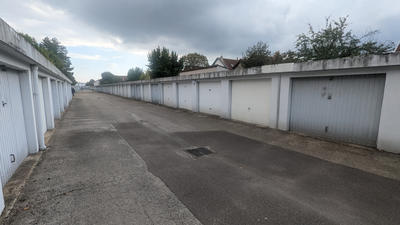 Parking / Garage - 14 m²