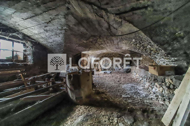 Maison - 550 m² - 12 pièces