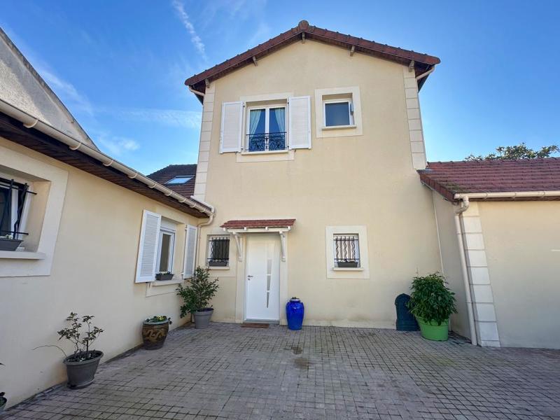 Maison - 151 m² - 5 pièces
