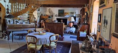 Maison - 230 m² - 10 pièces