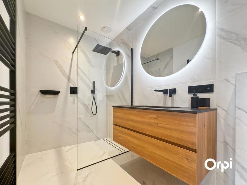 Villa - 242 m² - 5 pièces