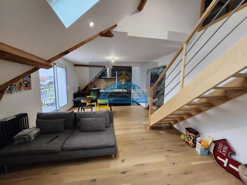 Maison - 233 m² - 11 pièces