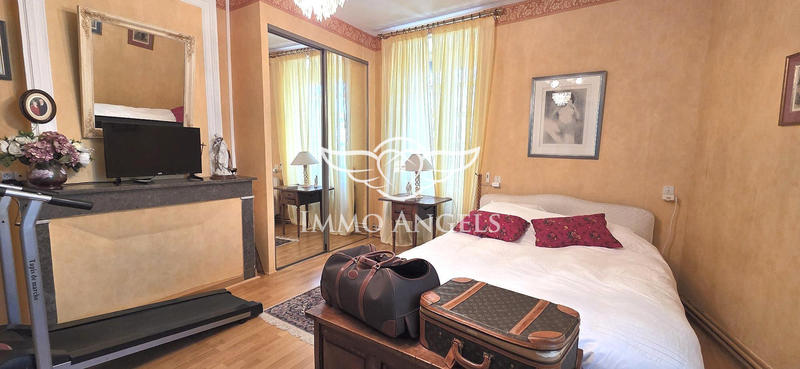 Mas - 554 m² - 26 pièces