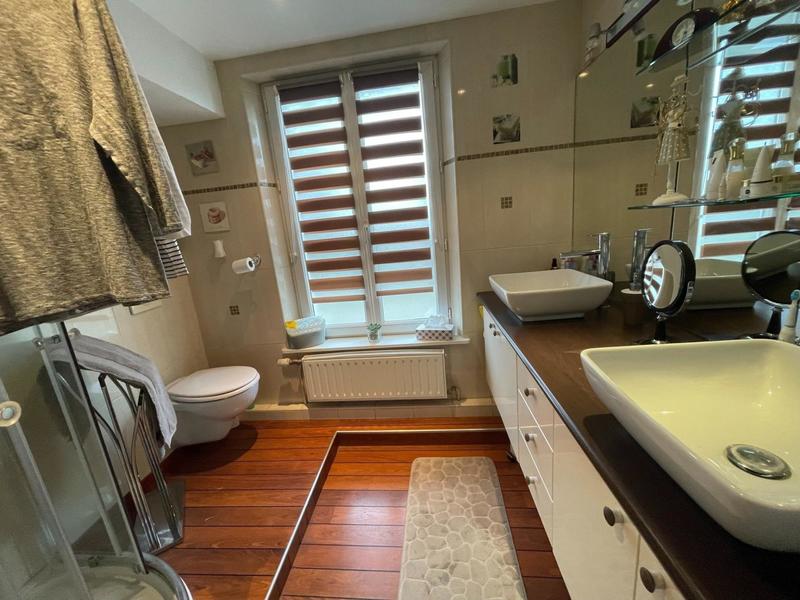 Maison - 227 m² - 8 pièces