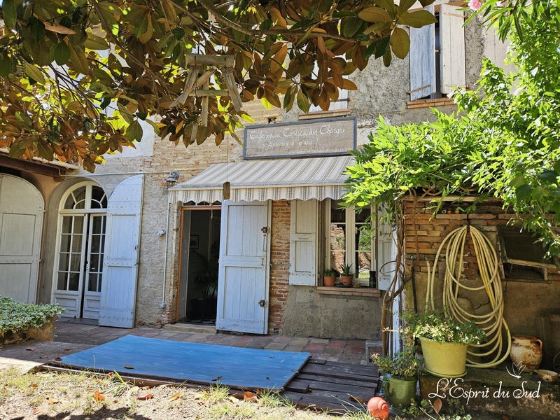 Maison - 230 m² - 7 pièces