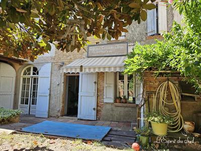 Maison - 230 m² - 7 pièces