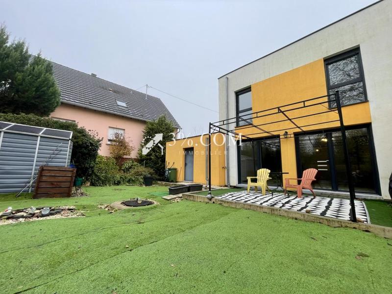 Maison - 99 m² - 5 pièces