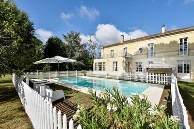 Demeure - 450 m² - 12 pièces