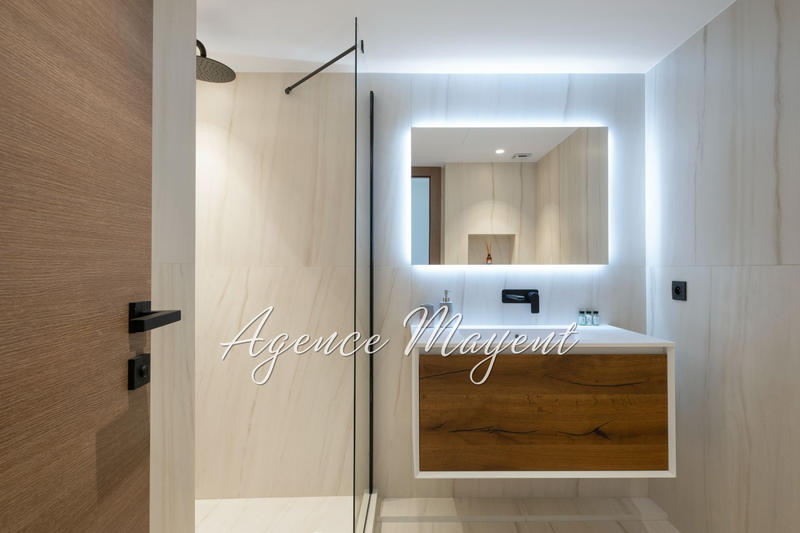 Appartement - 100 m² - 4 pièces