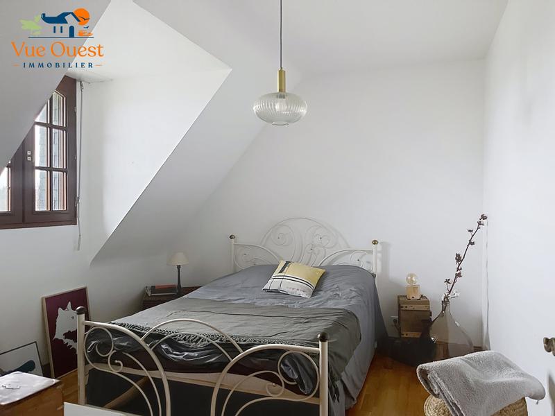 Maison traditionnelle - 147 m² - 8 pièces