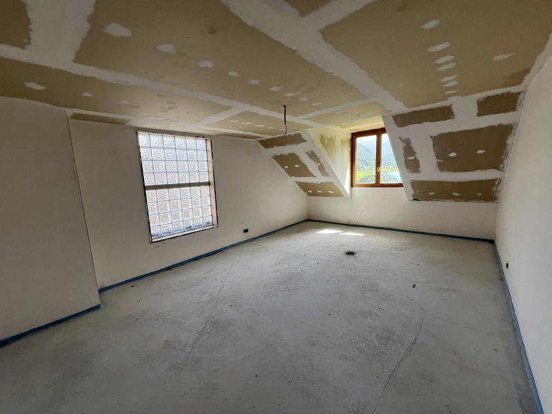 Maison - 260 m² - 10 pièces