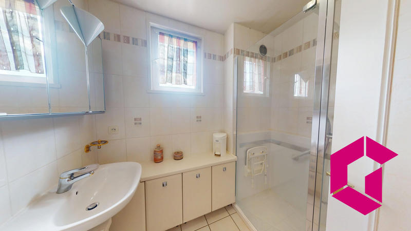 Appartement - 100 m² - 5 pièces