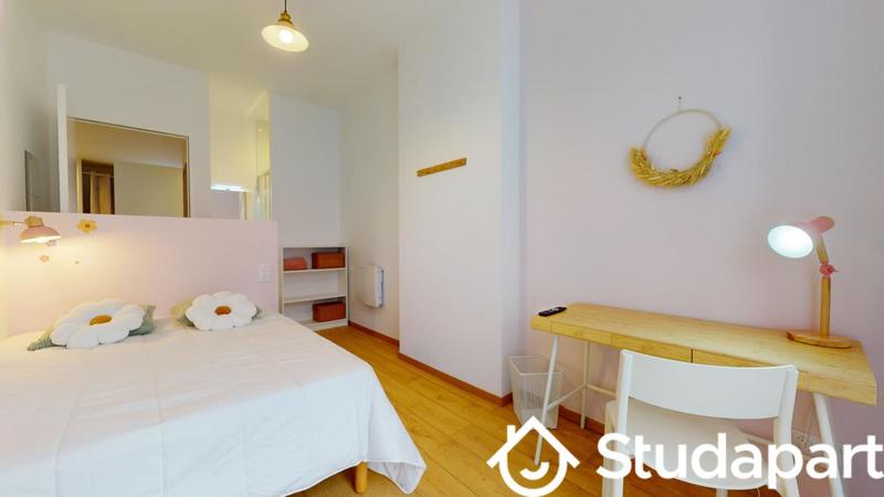 Chambre - 12 m² - 1 pièce