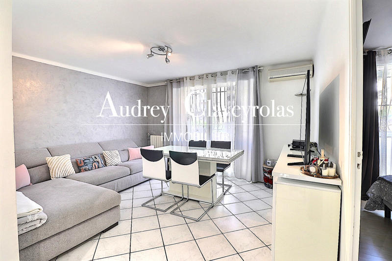 Appartement - 70 m² - 4 pièces