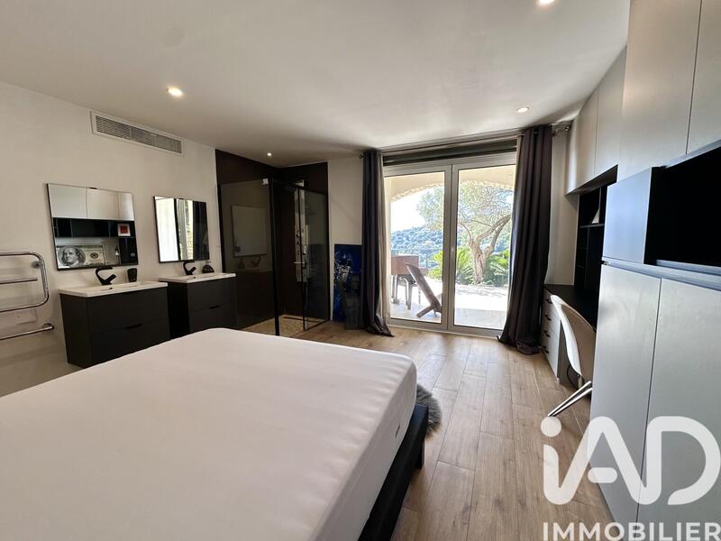 Maison - 190 m² - 7 pièces