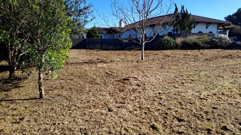 Terrain - 1 104 m²