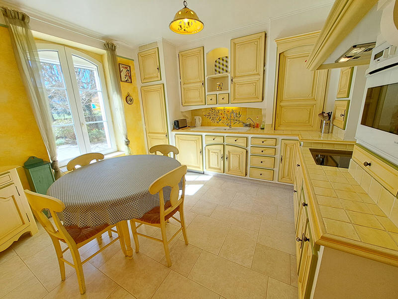 Maison - 200 m² - 7 pièces