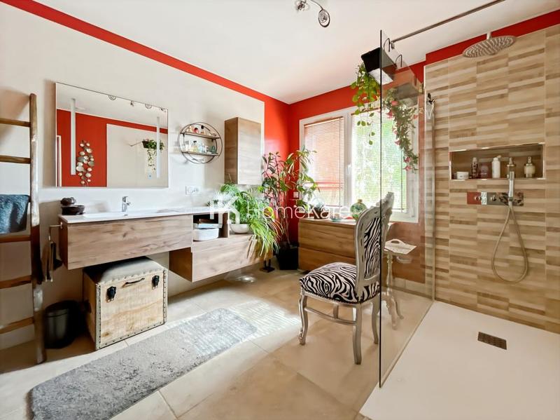 Maison - 120 m² - 5 pièces