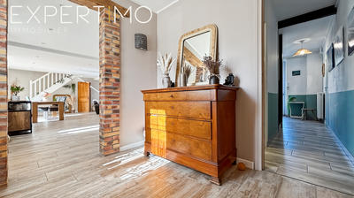 Maison - 208 m² - 7 pièces